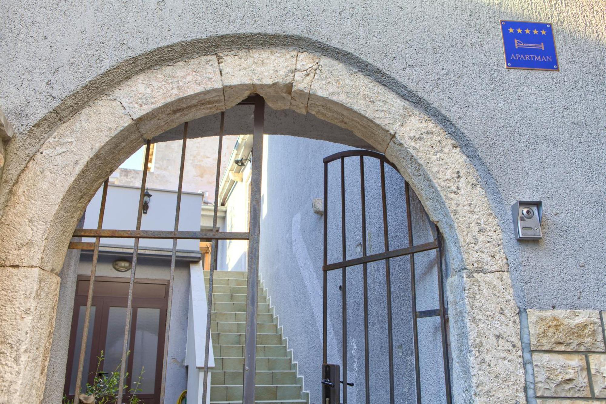 Apartment Old Town Mariolina Krk Town Exteriér fotografie